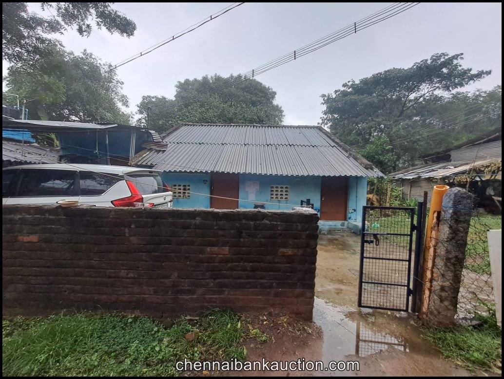 Auction Land and Building Sale in Padappai