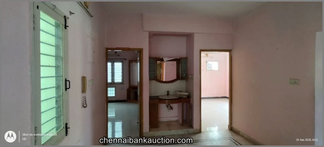 Bank Auction Flat Sale in Neelankarai (4)