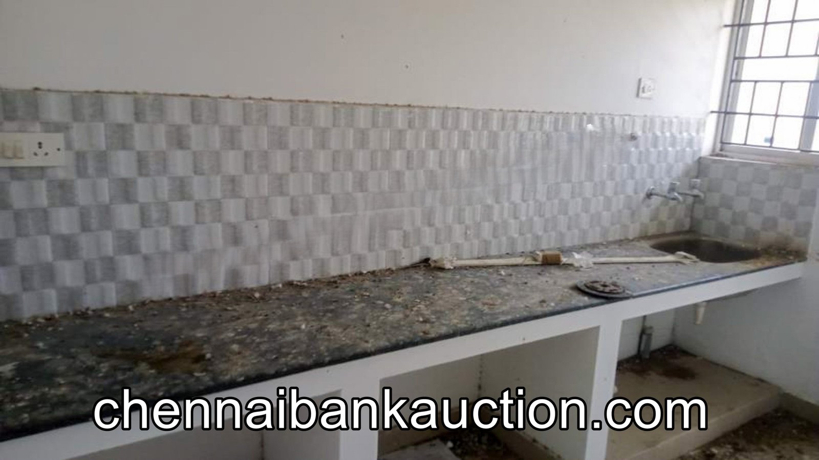 1430 Sqft Bank Auction Flat Sale in Varadharajapuram (6)