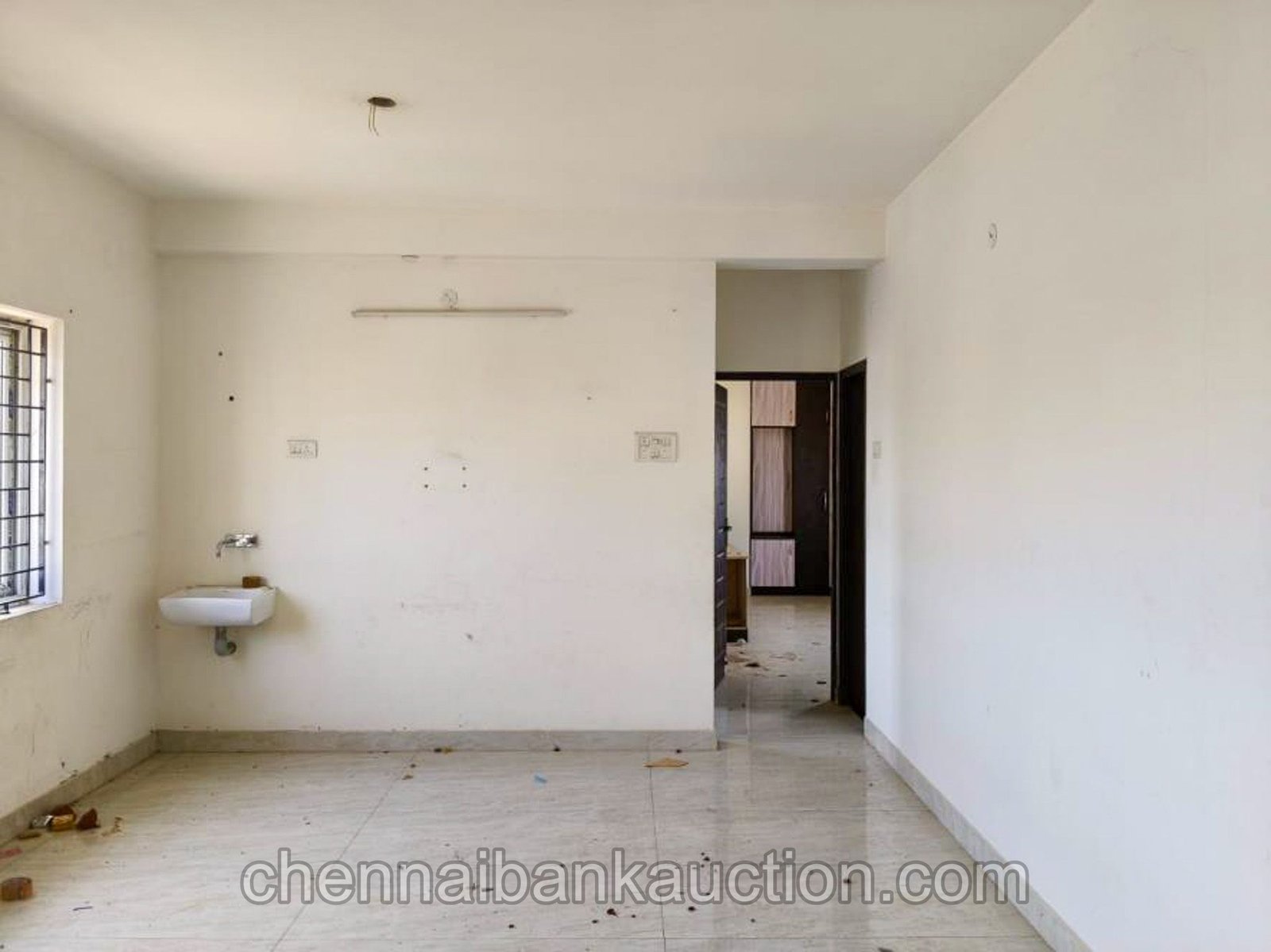 Bank Auction 2 BHK Flat Sale in Neelankarai (10)