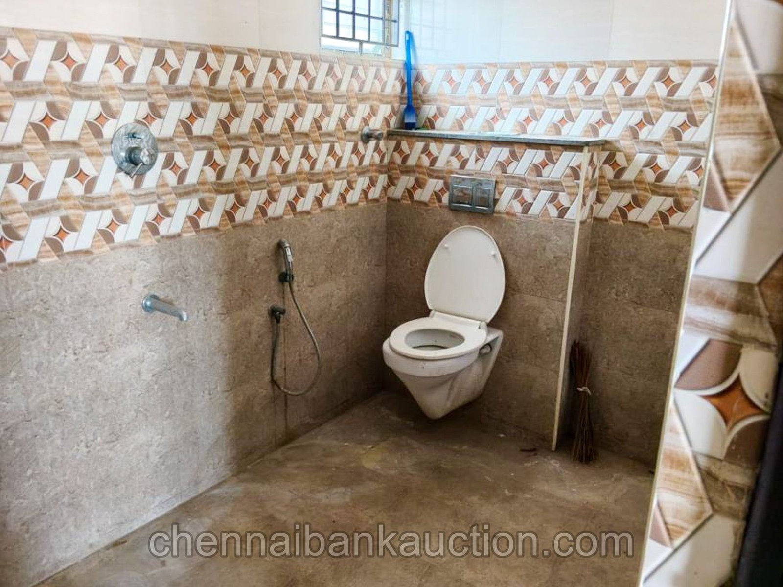 Bank Auction 2 BHK Flat Sale in Neelankarai (5)