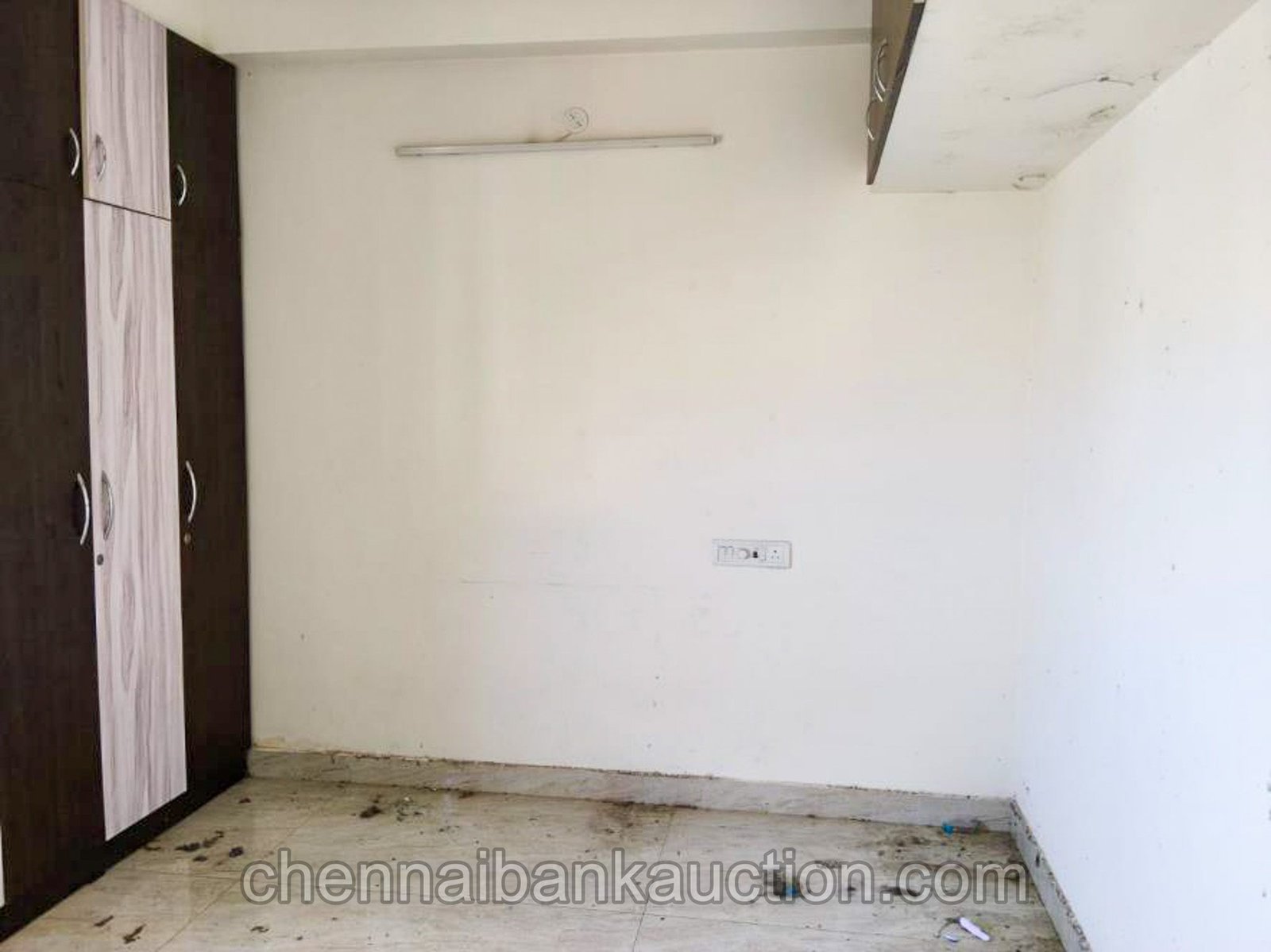 Bank Auction 2 BHK Flat Sale in Neelankarai (6)