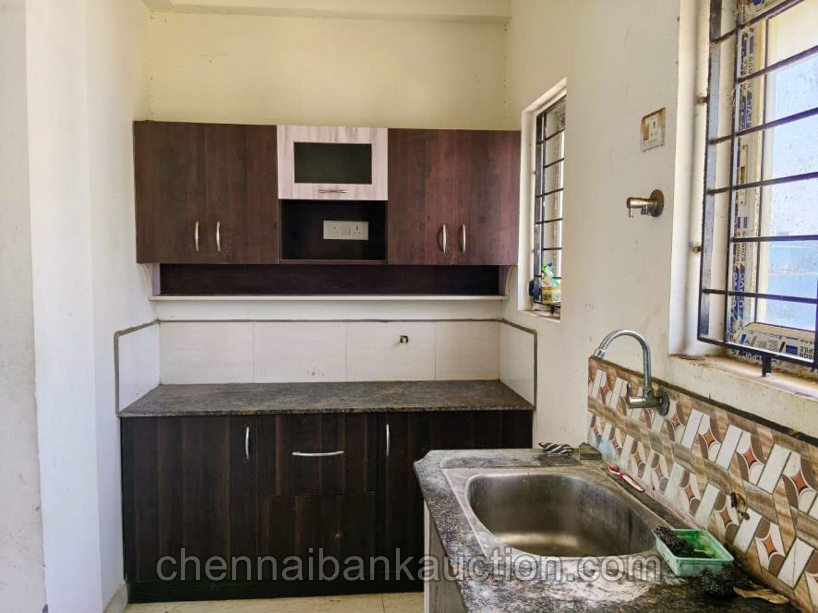 Bank Auction 2 BHK Flat Sale in Neelankarai (8)