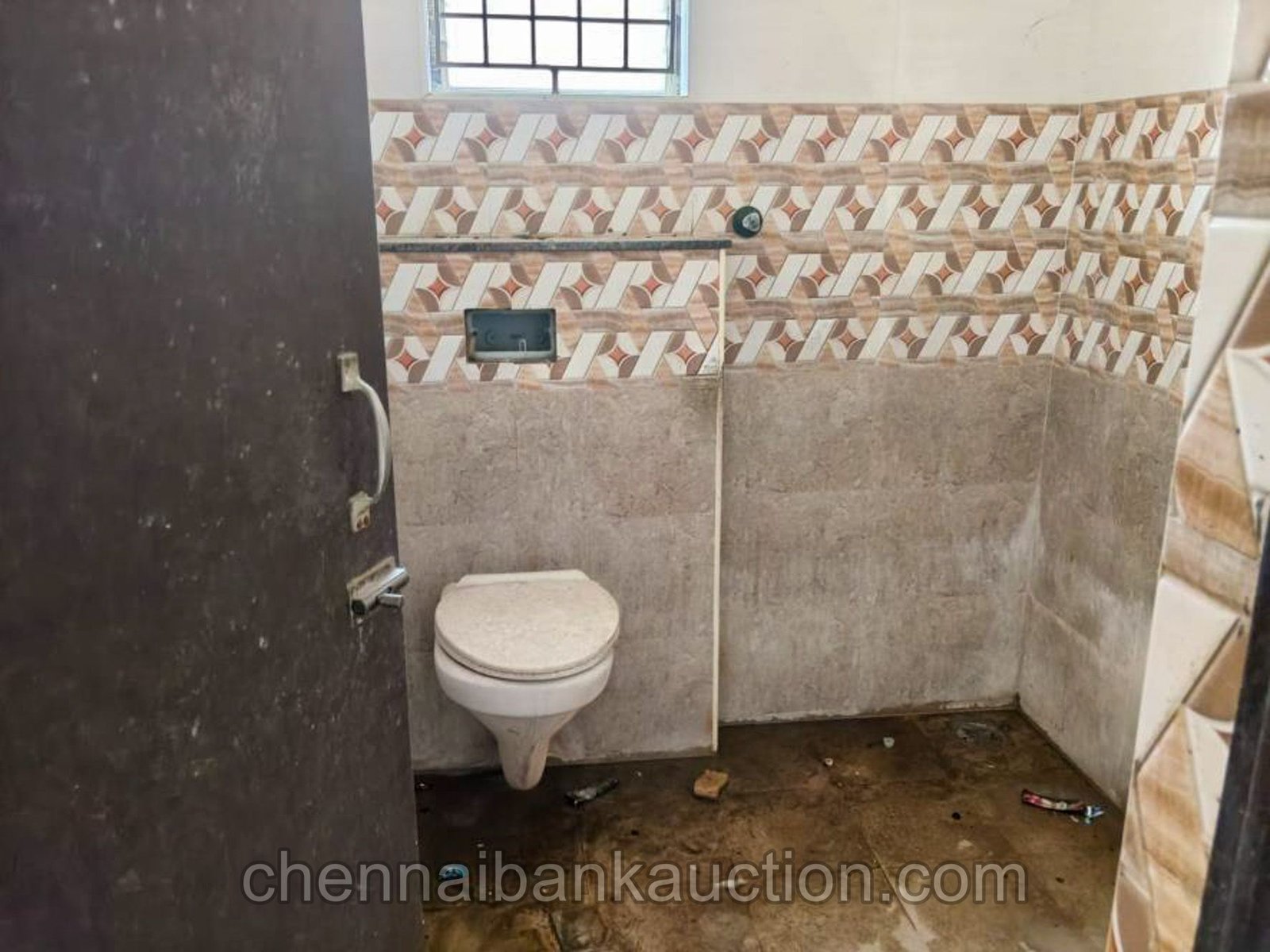 Bank e-Auction Flat Sale in Neelankarai (4)