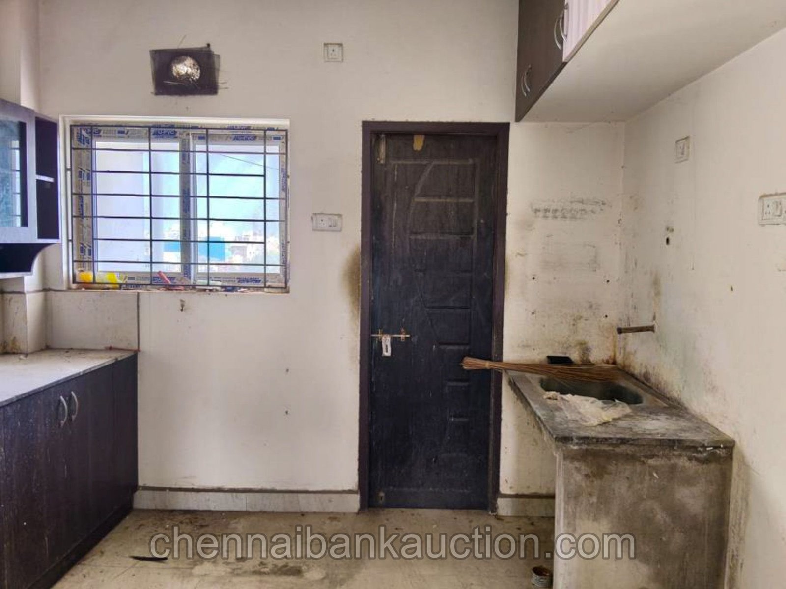 Bank e-Auction Flat Sale in Neelankarai (5)