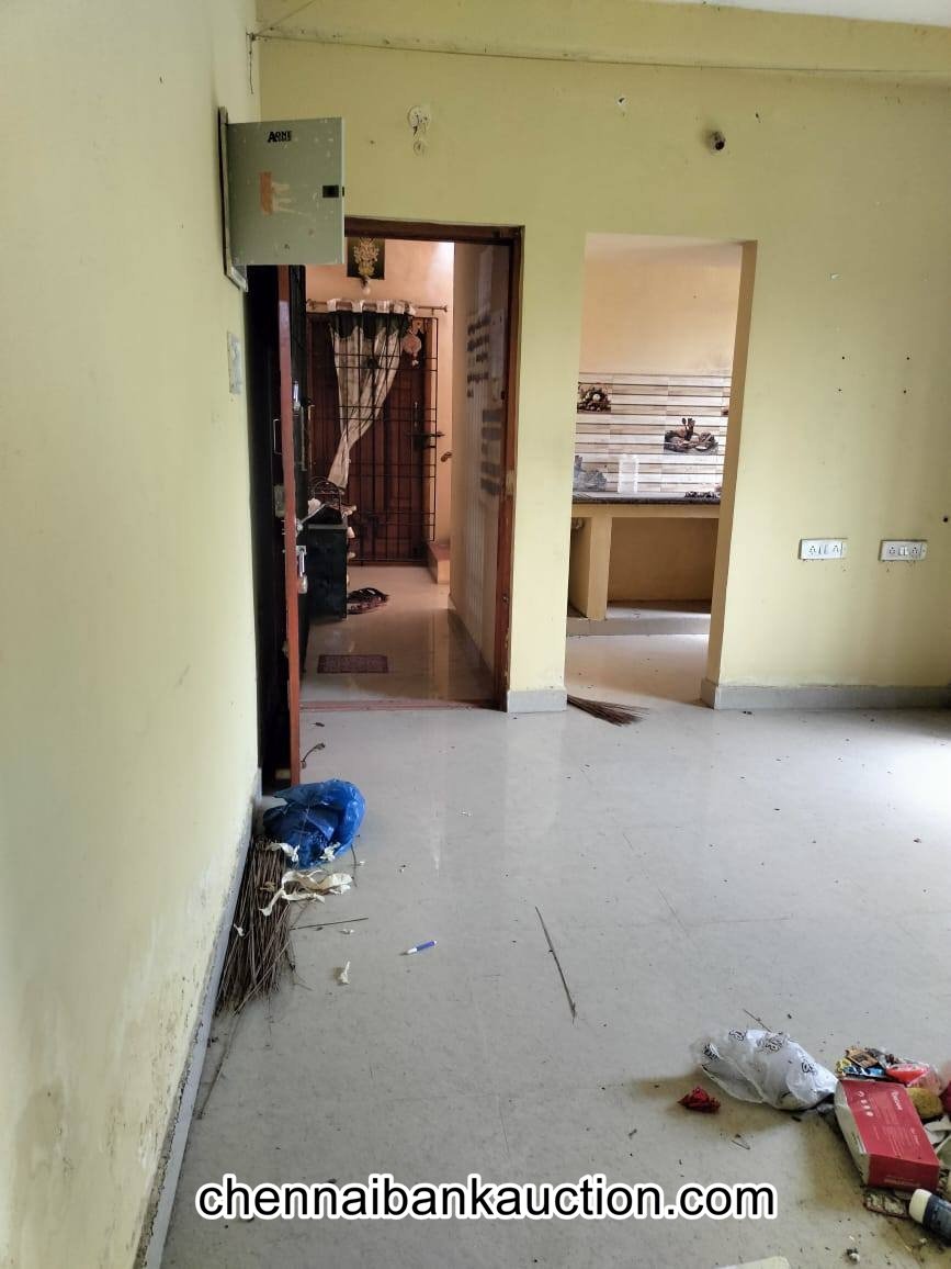 Bank Auction 910 Sq.ft