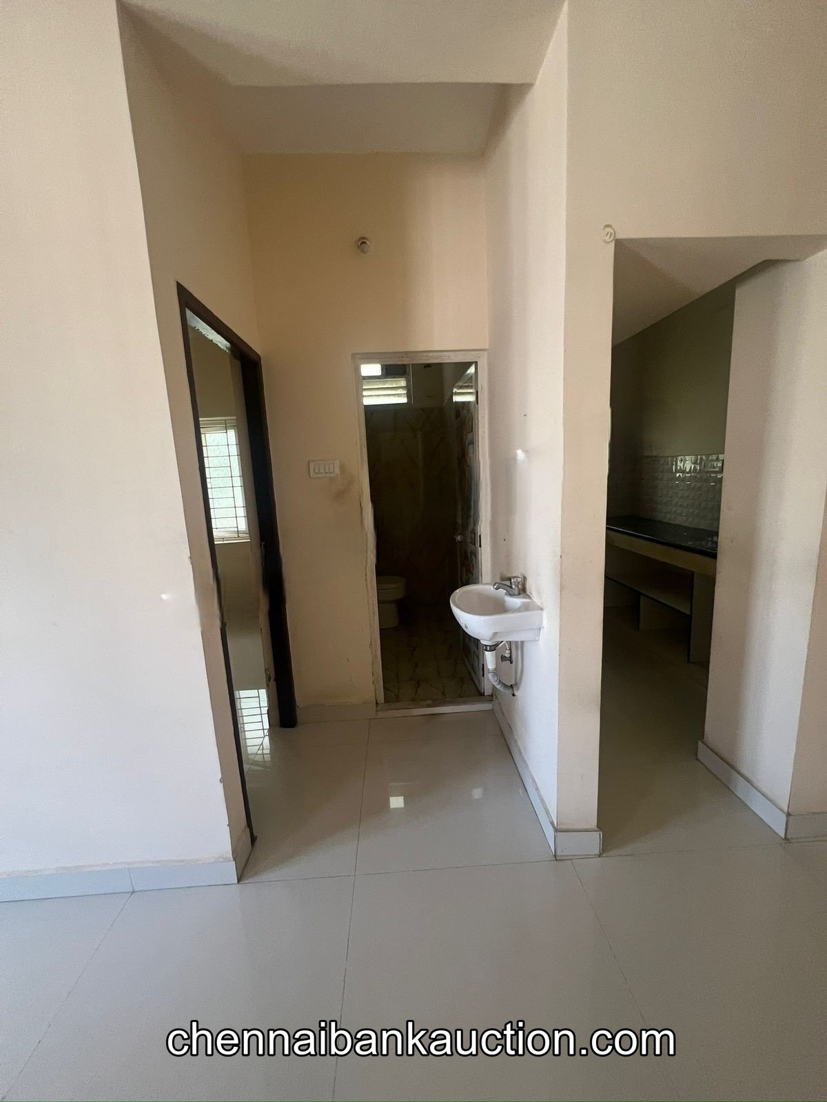 Bank Auction Flat for sale in Saligramam (5)