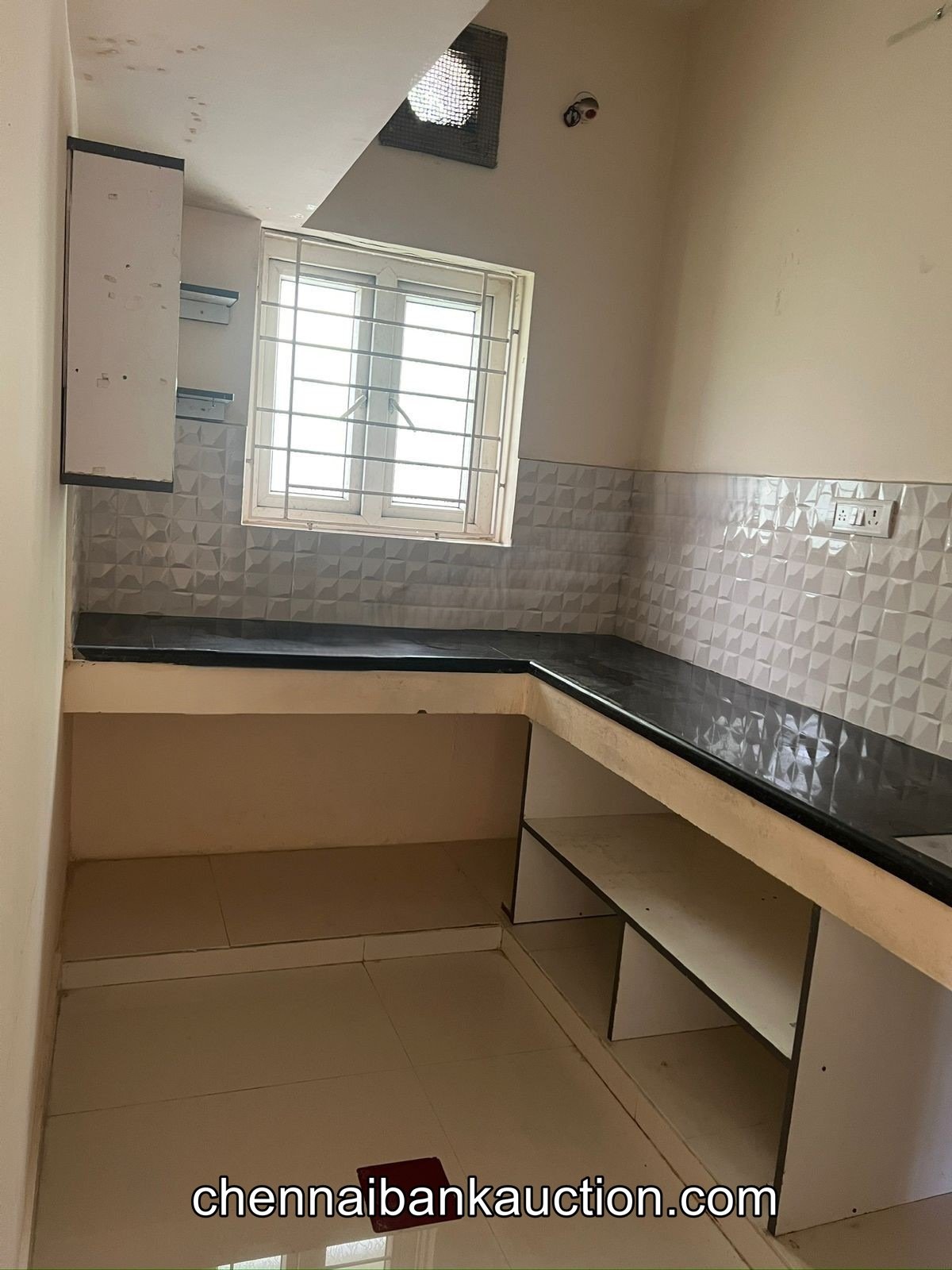 Bank Auction Flat for sale in Saligramam (6)