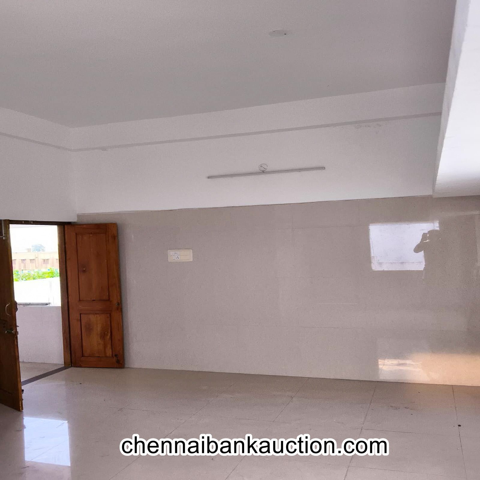 Bank Auction 3097 Sq