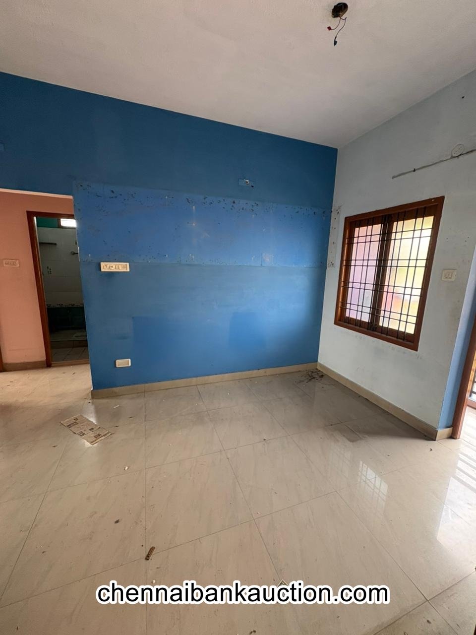 Bank Auction 730 Sq