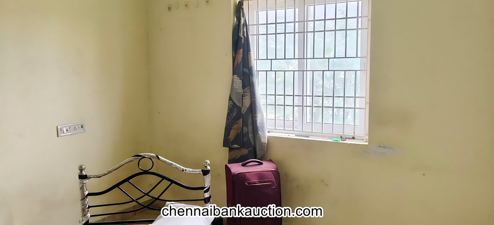 Bank Auction 780 Sq