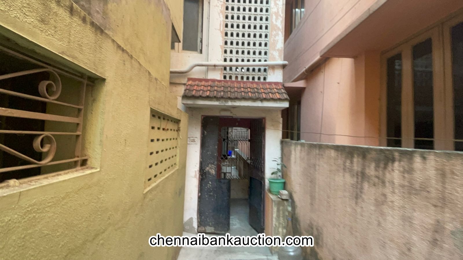 Bank Auction Land & Building For Sale in Arumbakkam Village, Aminjikarai Taluk